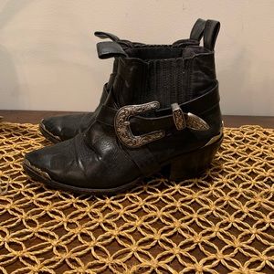 Wandering Coyote Black Magic Buckle Western boots